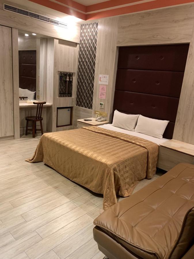 富晴汽車旅館fu Ching Motel Chang Hua Extérieur photo