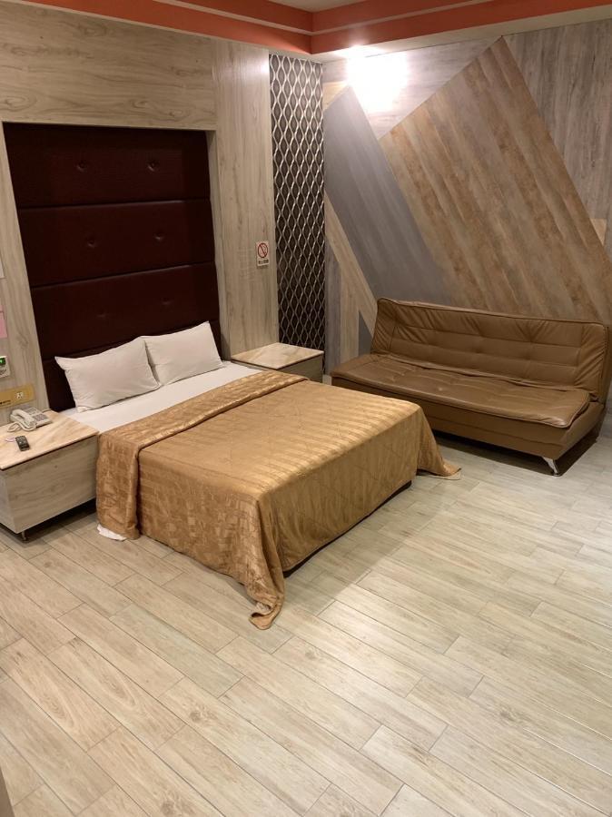 富晴汽車旅館fu Ching Motel Chang Hua Extérieur photo