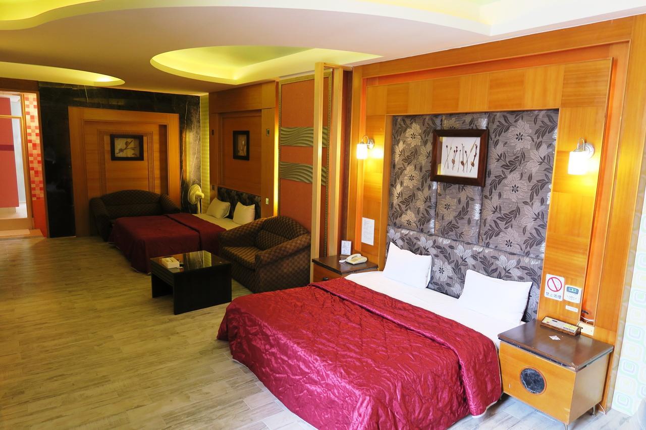 富晴汽車旅館fu Ching Motel Chang Hua Extérieur photo